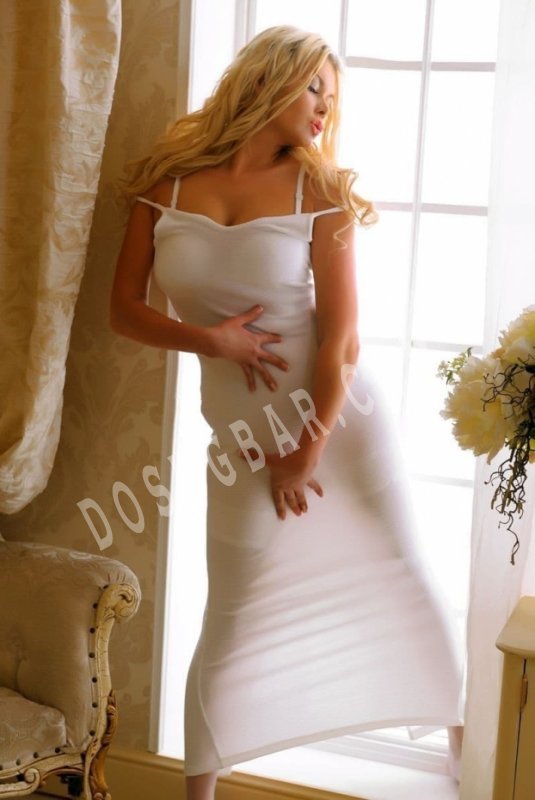 Александра, 33